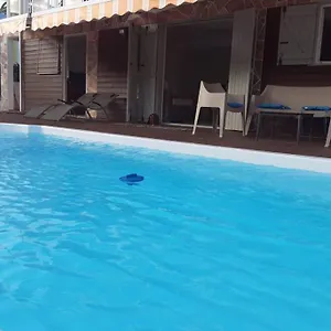 Appartement Les Orchidées, Petit-Bourg